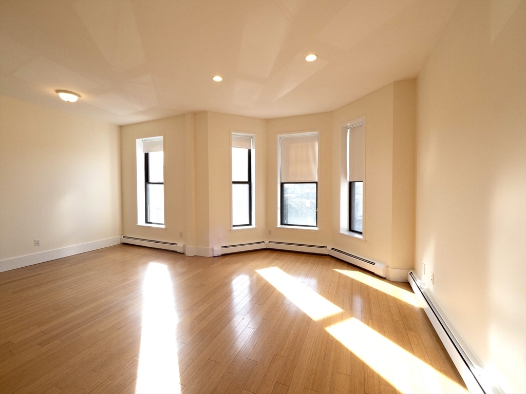 27 Fort Ave # 2
