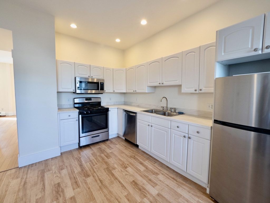 27 Fort Ave # 2