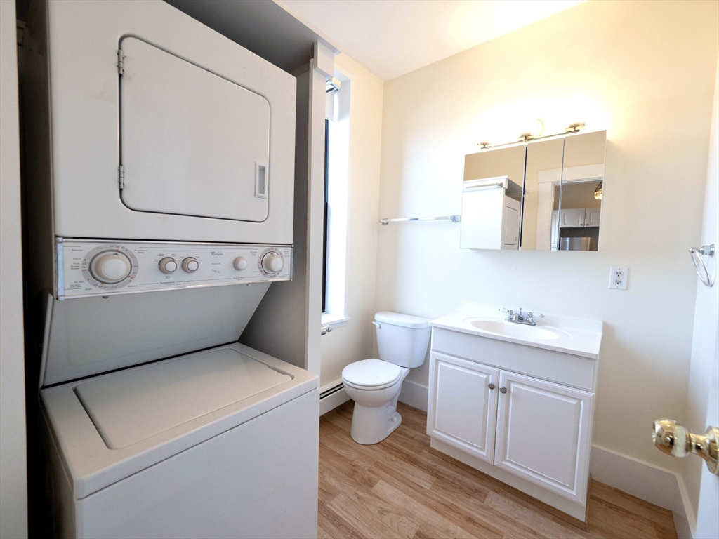 27 Fort Ave # 2