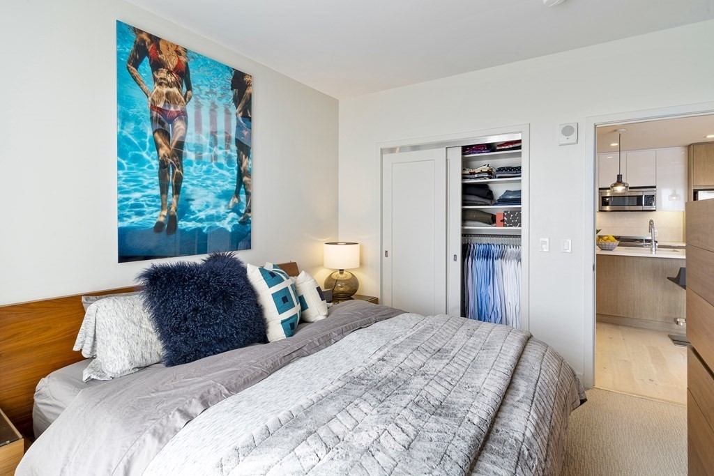 375 Canal St # 906