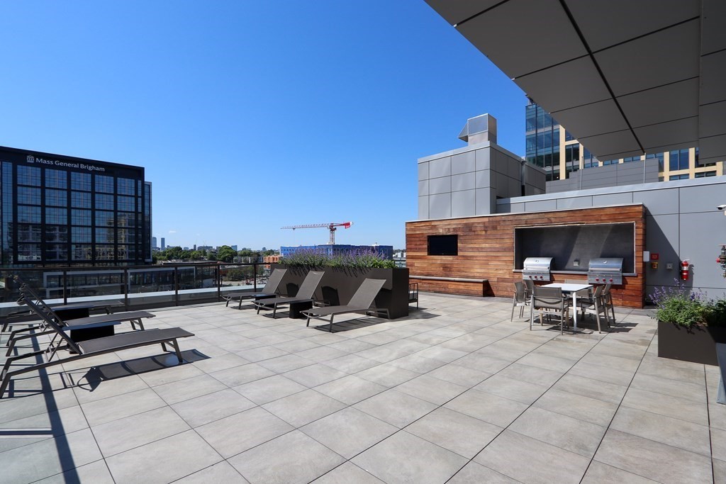 375 Canal St # 906