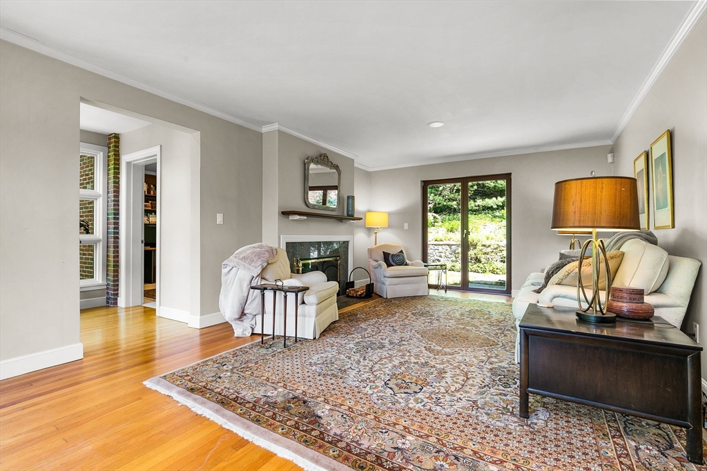 34 Lagrange St
