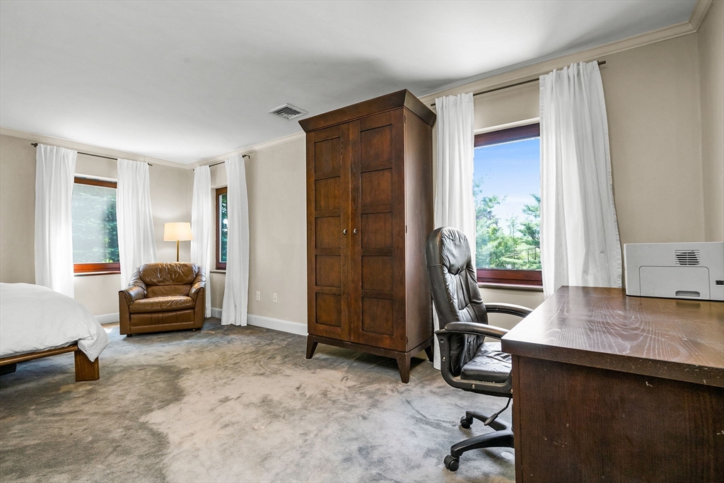 34 Lagrange St
