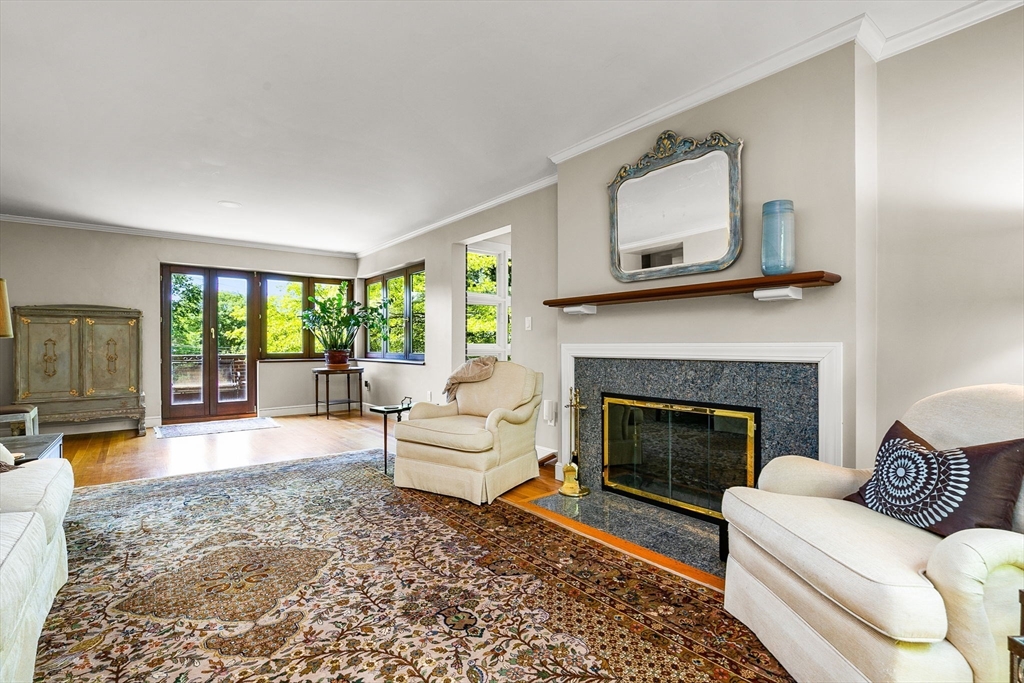 34 Lagrange St