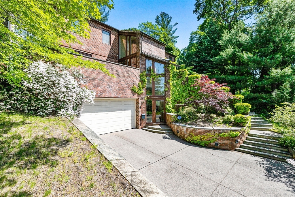 34 Lagrange St