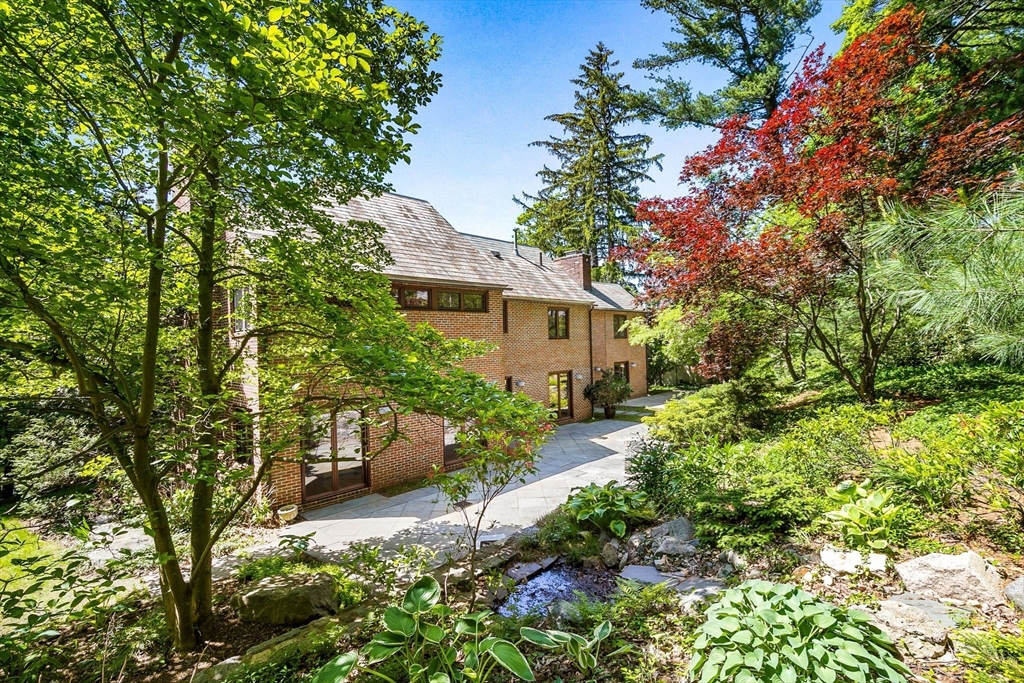34 Lagrange St