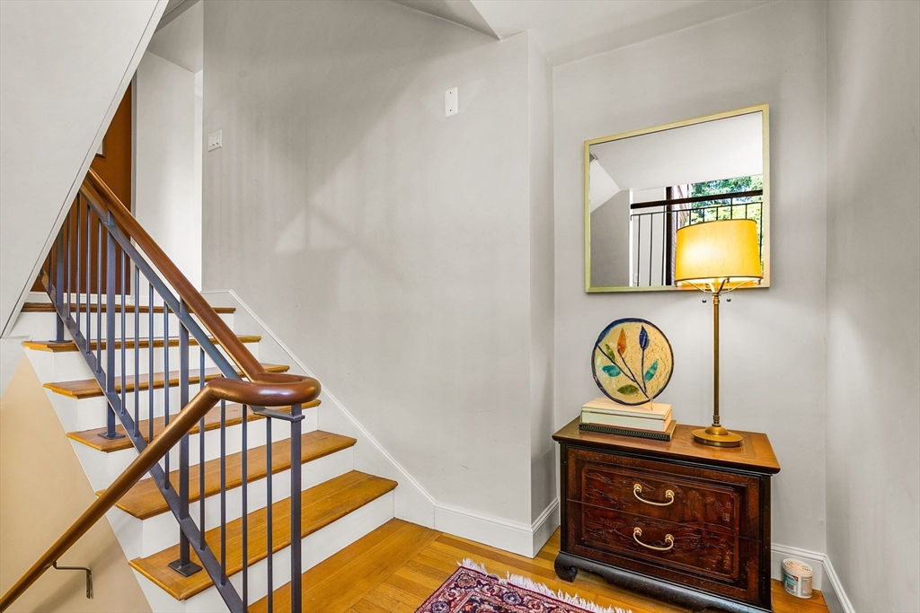 34 Lagrange St