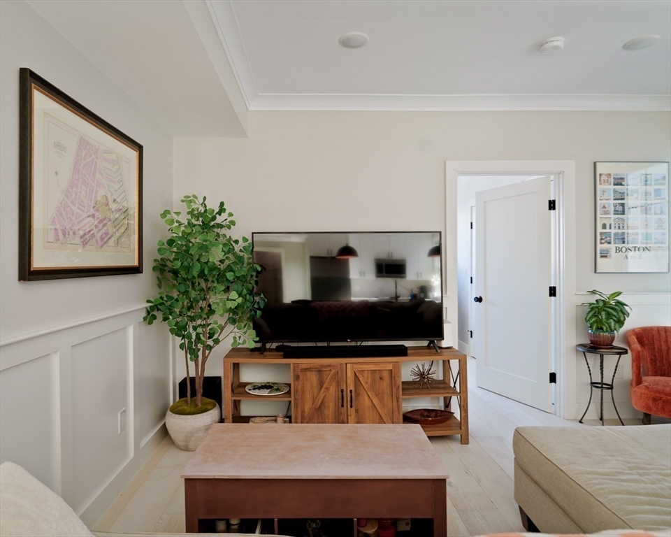1252 Broadway # 4