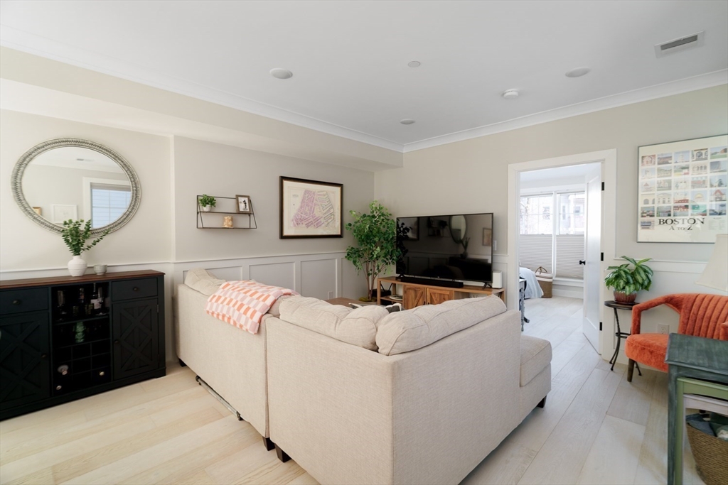 1252 Broadway # 4