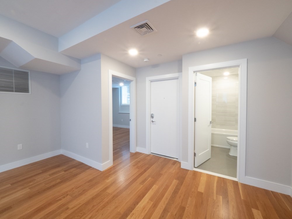 78 Gibbs Street # B