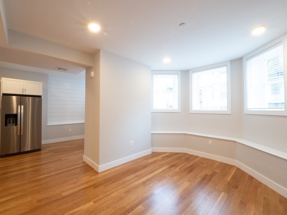 78 Gibbs Street # B