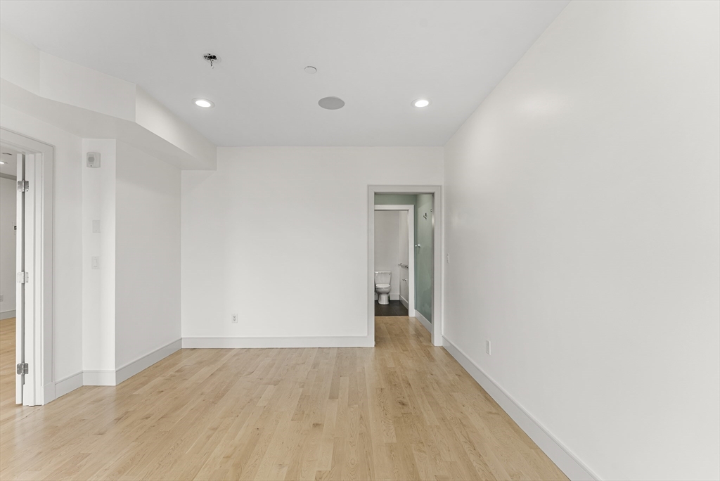 542 Dorchester Ave. # 302