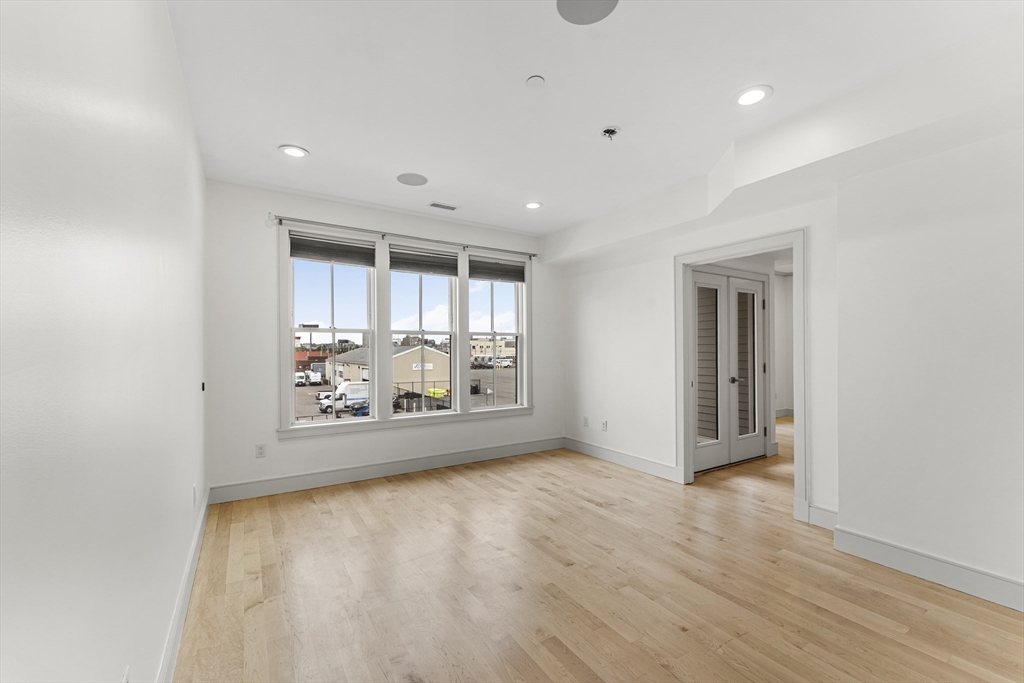 542 Dorchester Ave. # 302
