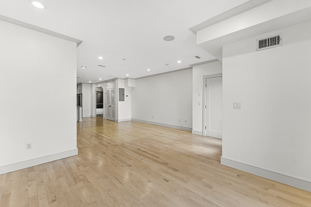 542 Dorchester Ave. # 302
