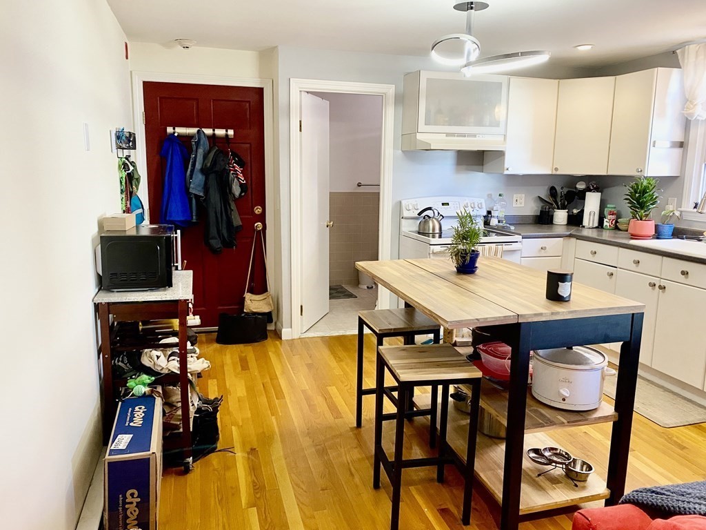135 Central St # 3