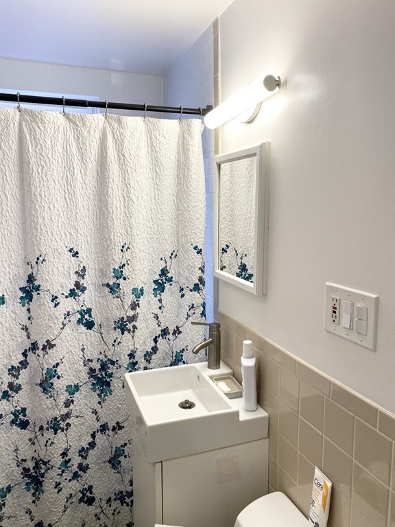135 Central St # 3