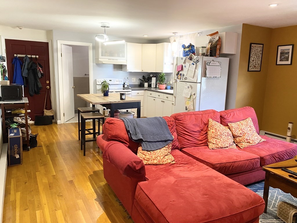 135 Central St # 3