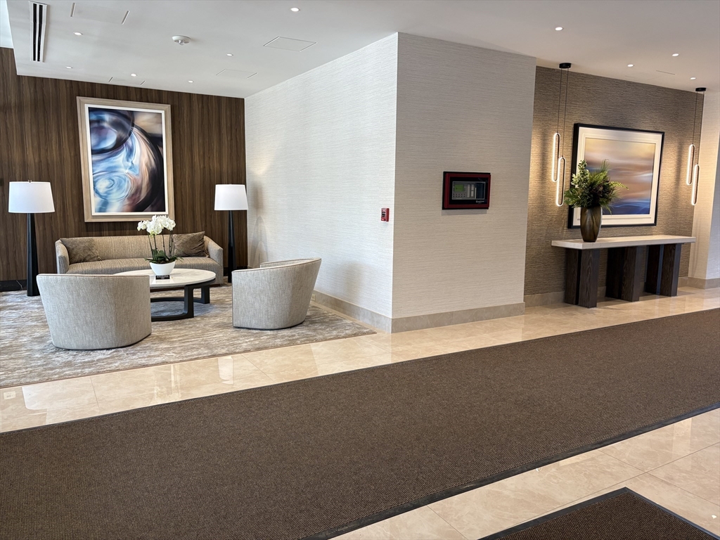 33 Pond Ave # 524