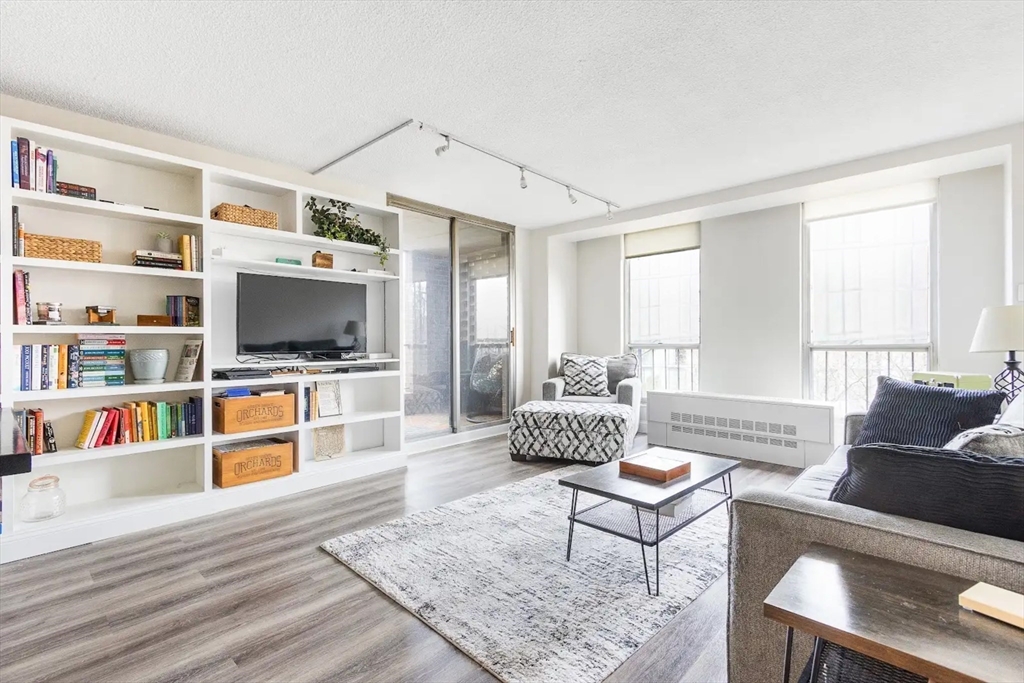 33 Pond Ave # 524