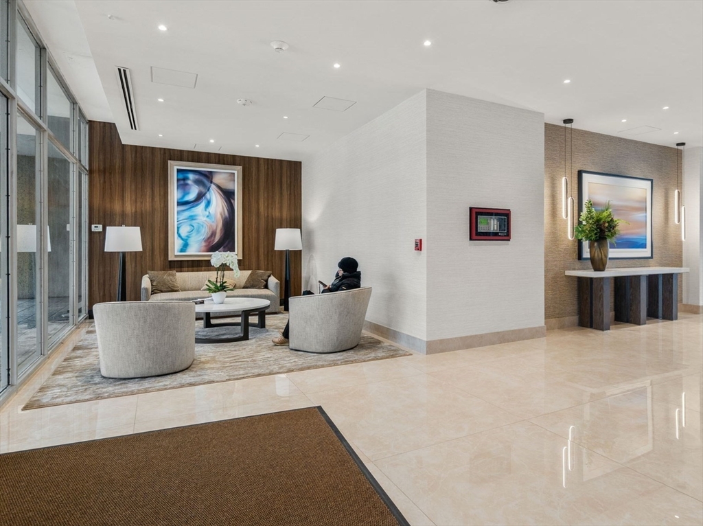 33 Pond Ave # 1213