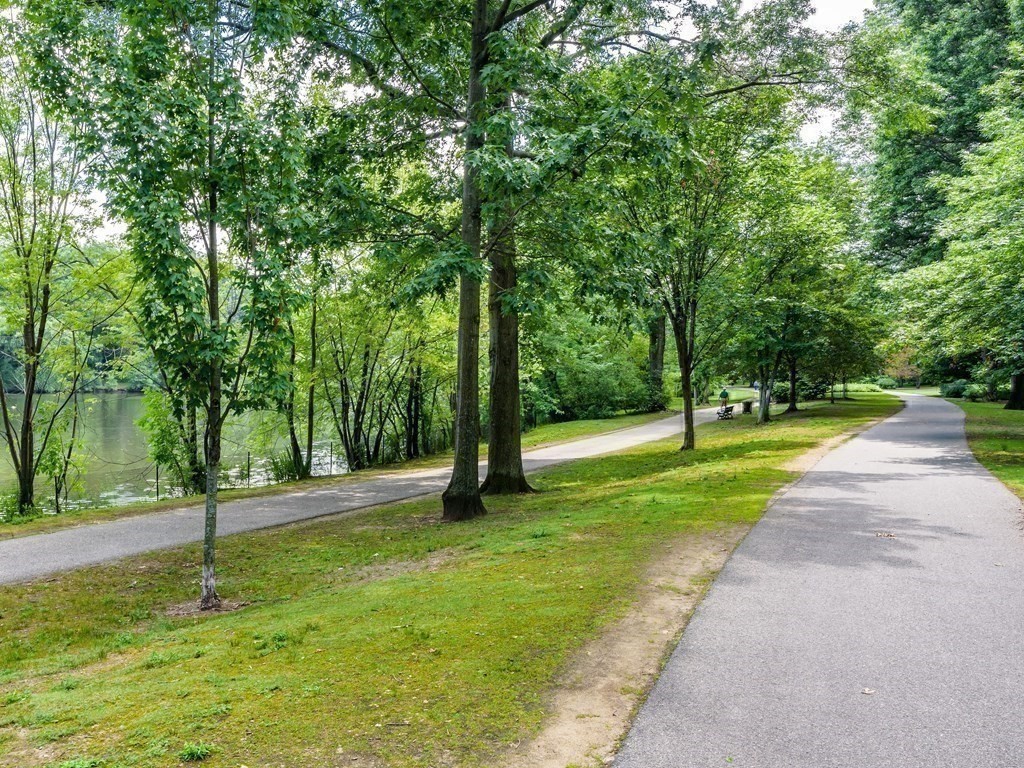 33 Pond Ave # 1213