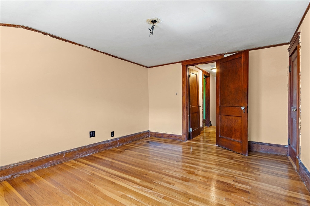 61 Ross St