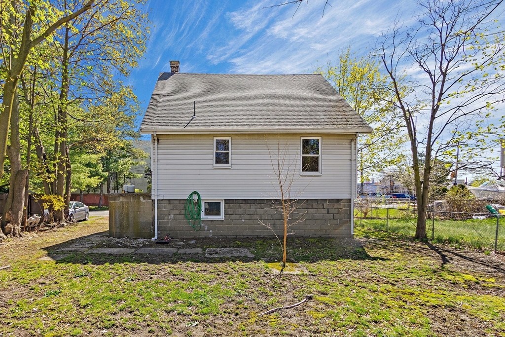 61 Ross St