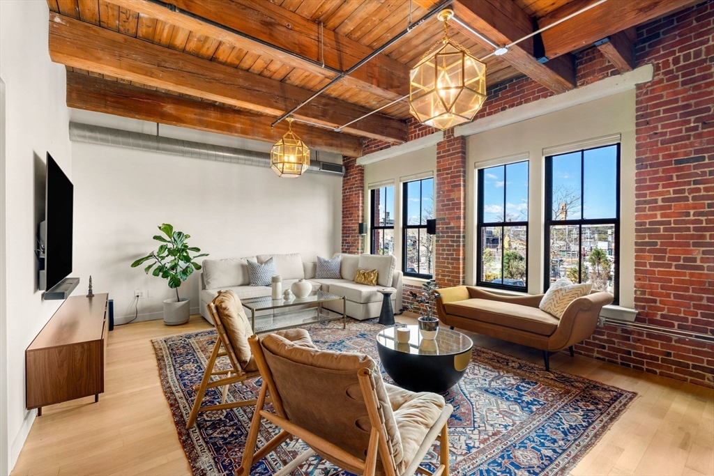 9 W Broadway # 210