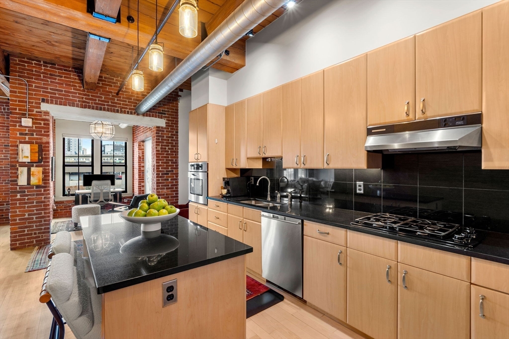 9 W Broadway # 210