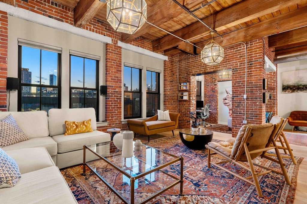 9 W Broadway # 210