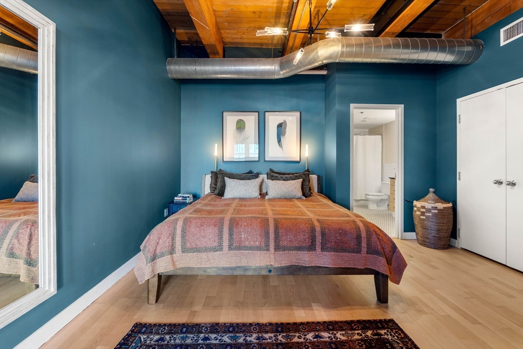 9 W Broadway # 210