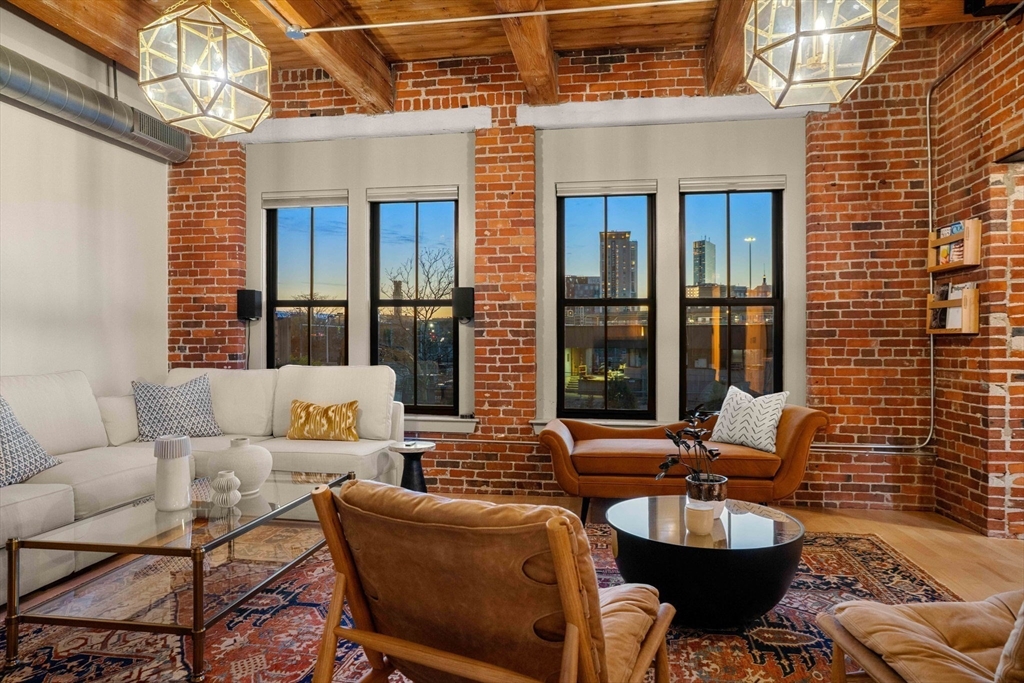 9 W Broadway # 210