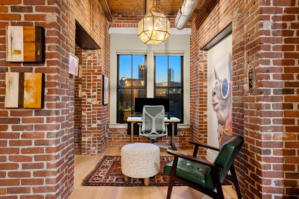 9 W Broadway # 210