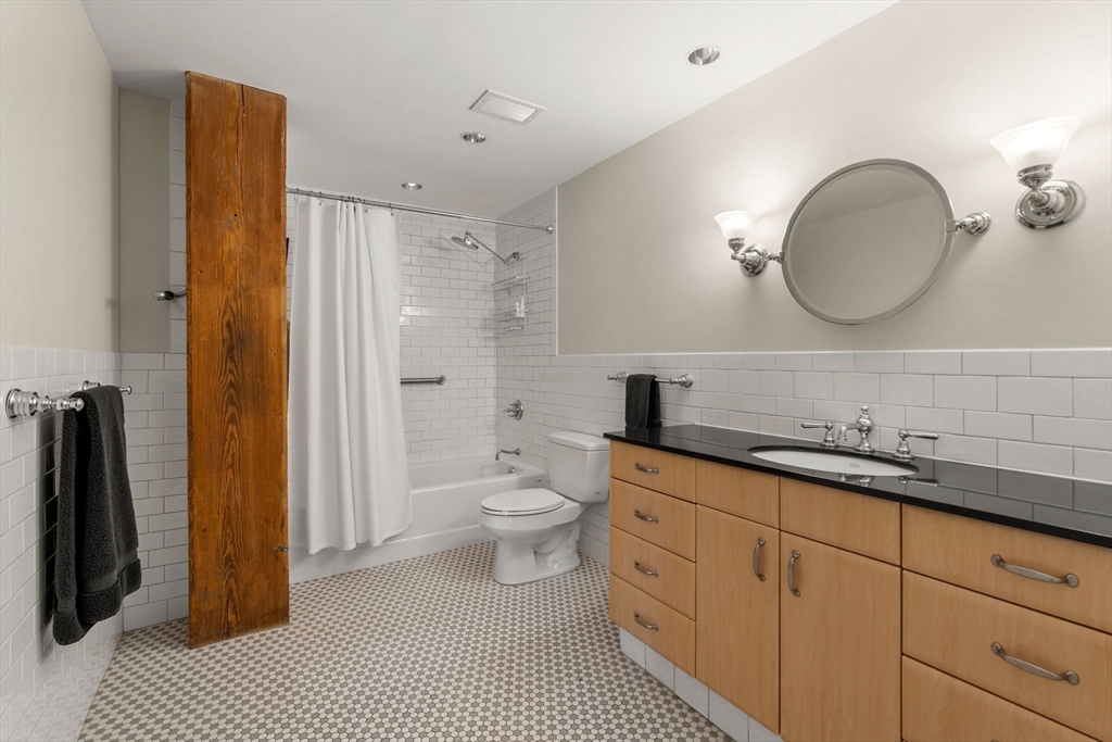 9 W Broadway # 210