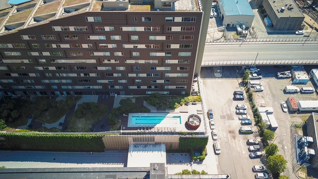 9 W Broadway # 210