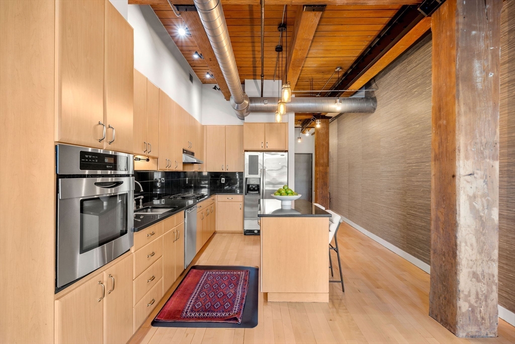 9 W Broadway # 210