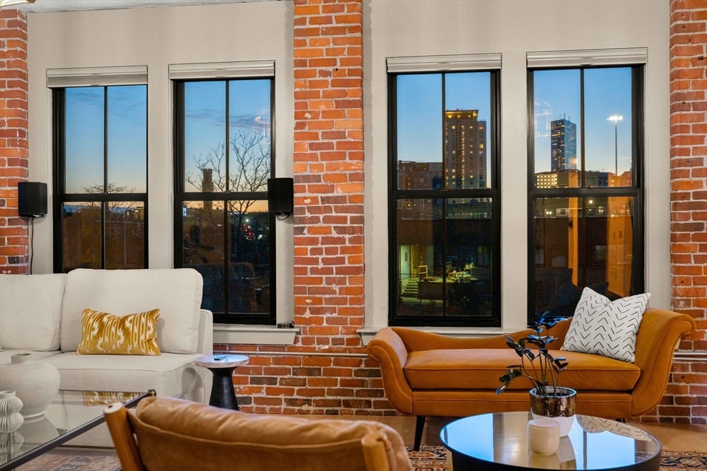 9 W Broadway # 210