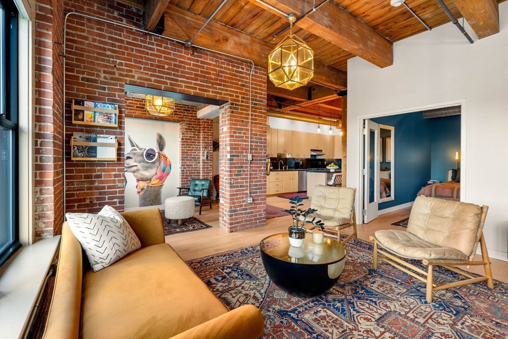 9 W Broadway # 210