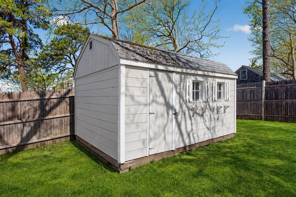 9 Mayflower Rd