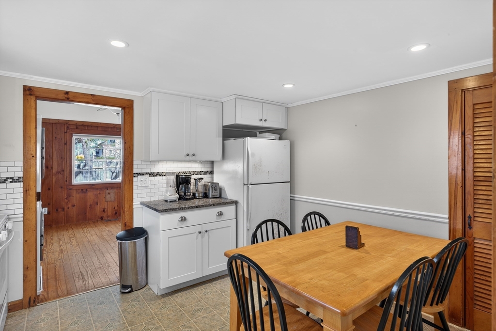 9 Mayflower Rd