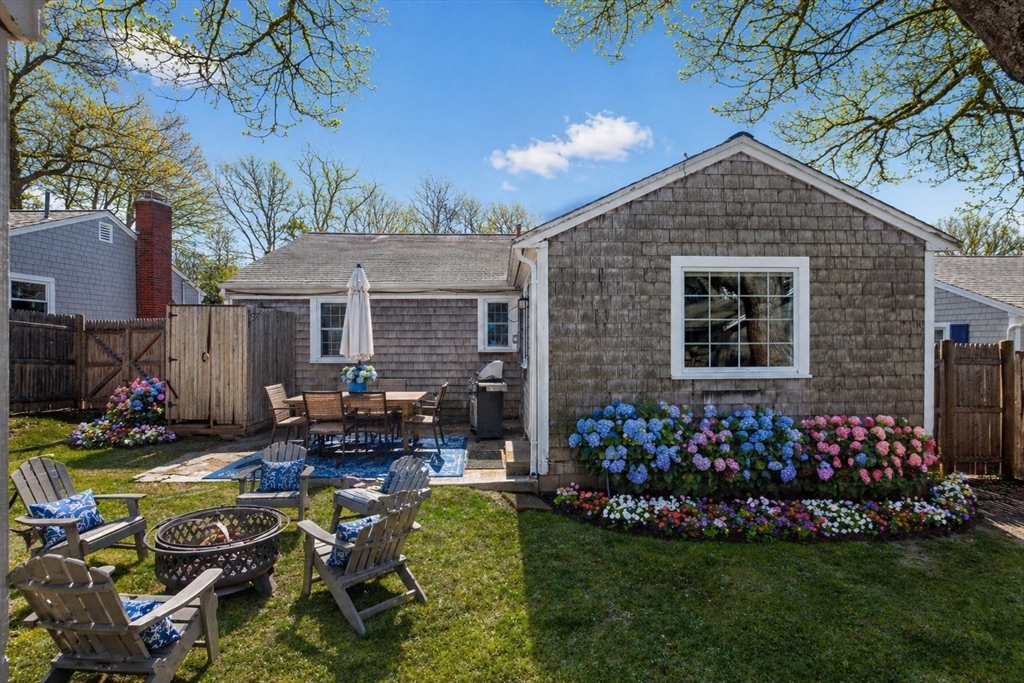 9 Mayflower Rd