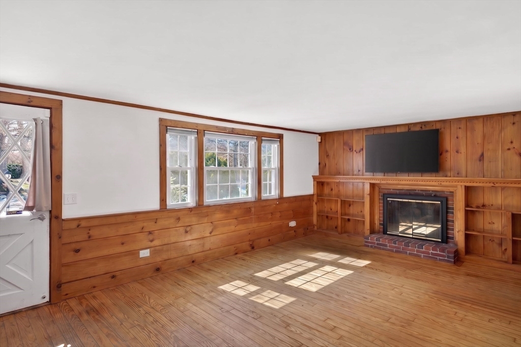 9 Mayflower Rd