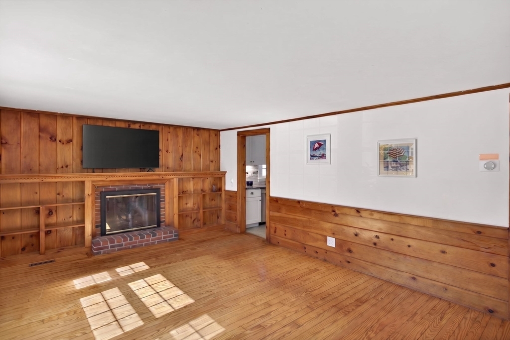 9 Mayflower Rd