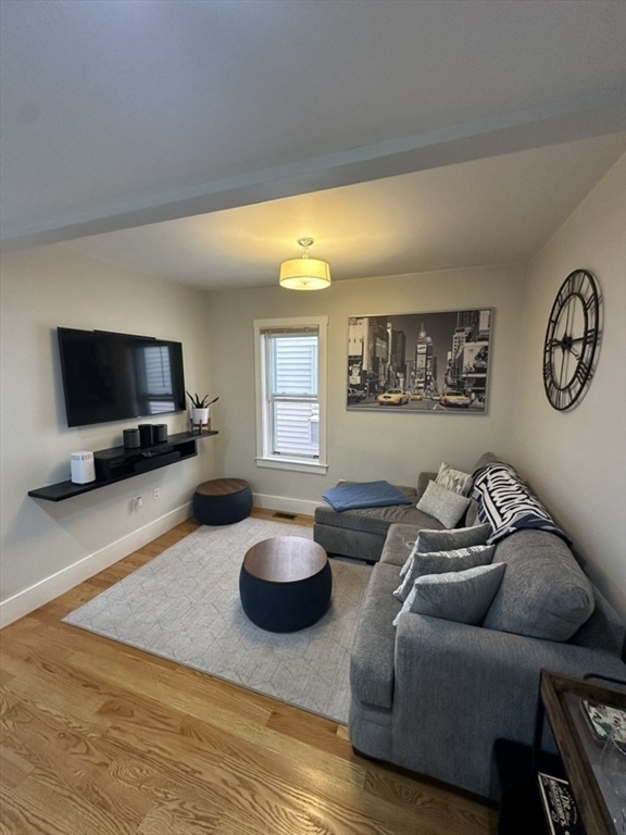70 Wordsworth St # 1