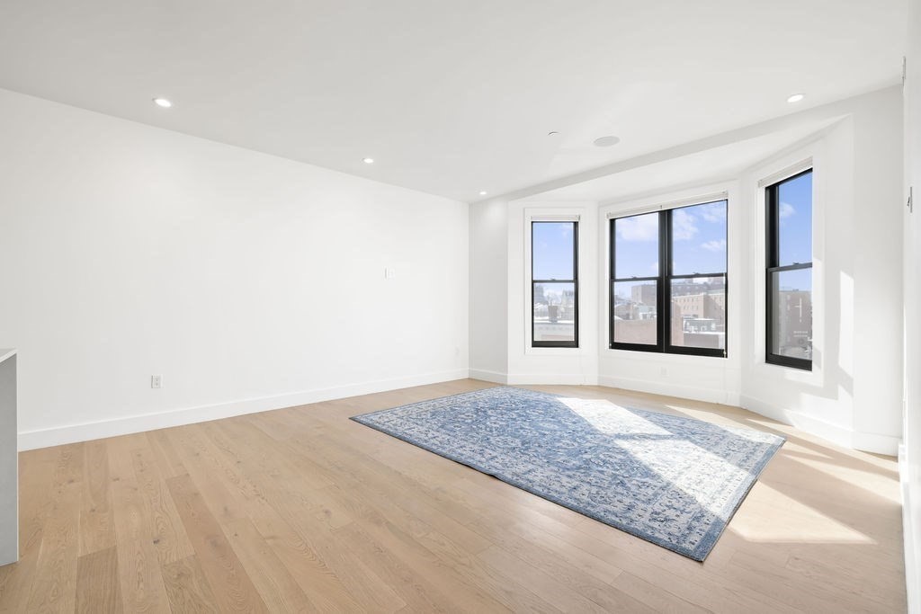 472 W Broadway # 501