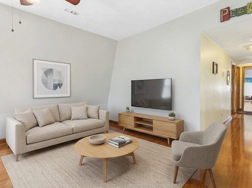 14 Arlington St # 3