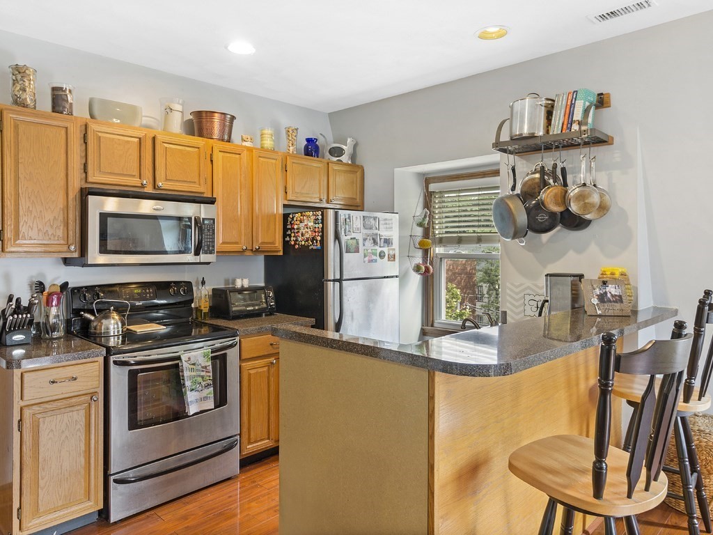 14 Arlington St # 3
