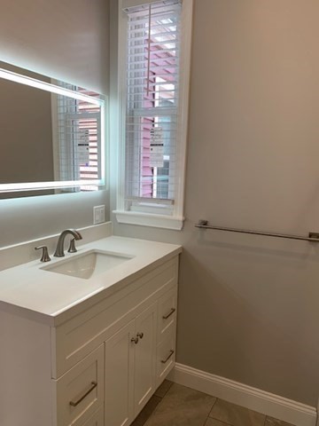 5 1/2 Edward St # 2