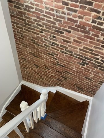 5 1/2 Edward St # 2