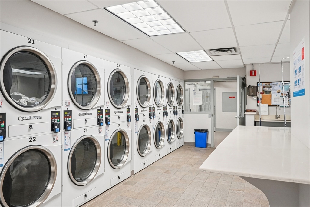 65 E India Row Unit: PHE